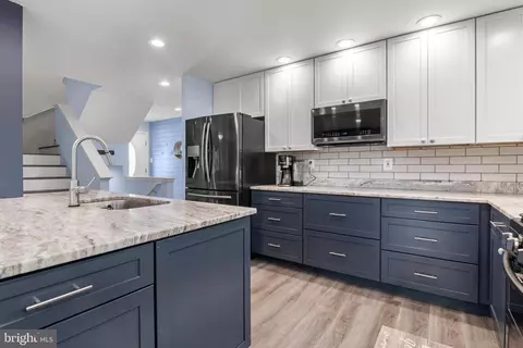 Kitchen - 3608 Galloway Rd, Middle River, MD 21220 photo 4 of 9