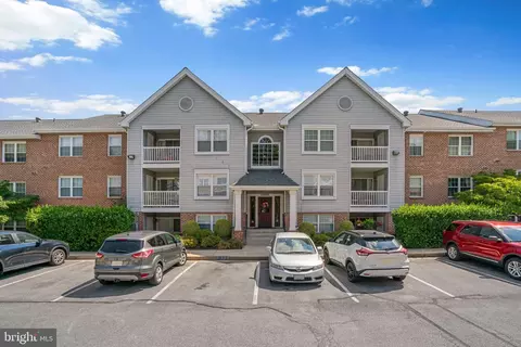 3 Rumford Dr #104, Catonsville, MD 21228