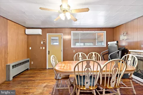 Dining - 3421 Cornwall, Dundalk, MD 21222 photo 3 of 3