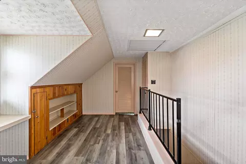 Entry Way - 3421 Cornwall, Dundalk, MD 21222 photo 3 of 4