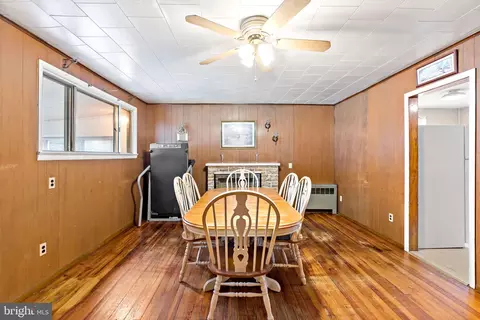 Dining - 3421 Cornwall, Dundalk, MD 21222 photo 1 of 3