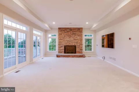 Living - 3913 Briar Knoll Cir, Phoenix, MD 21131 photo 2 of 4