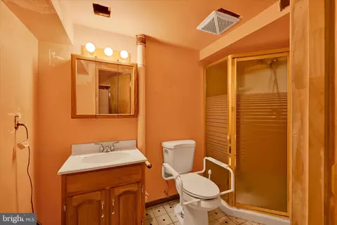 Bath - 3605 Buckingham Rd, Baltimore, MD 21207 photo 2 of 2