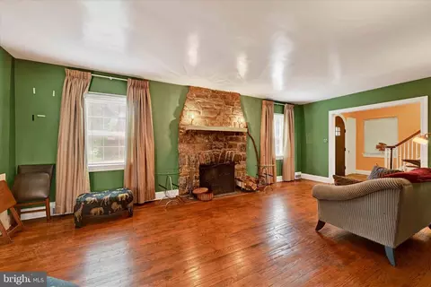 Living - 3605 Buckingham Rd, Baltimore, MD 21207 photo 1 of 3