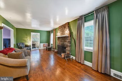 Living - 3605 Buckingham Rd, Baltimore, MD 21207 photo 2 of 3