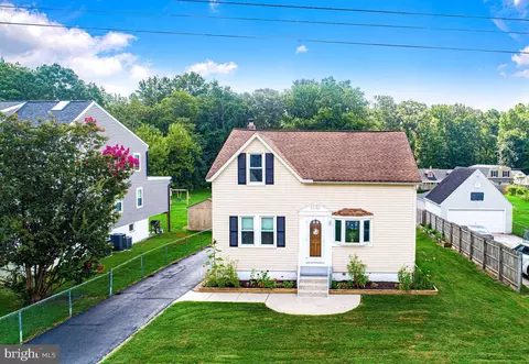 609 Wampler Rd, Middle River, MD 21220 photo 2