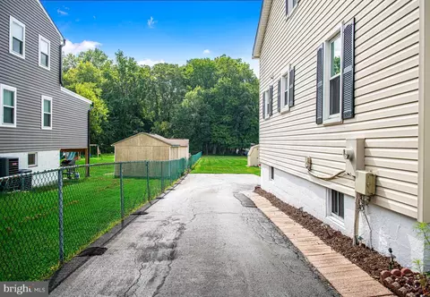 609 Wampler Rd, Middle River, MD 21220 photo 5
