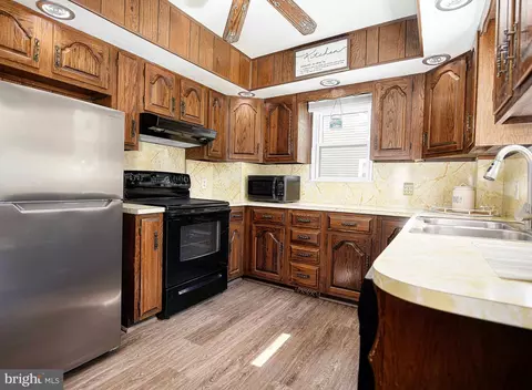 609 Wampler Rd, Middle River, MD 21220 photo 17