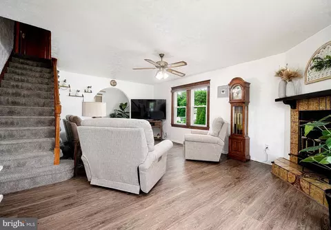 609 Wampler Rd, Middle River, MD 21220 photo 6