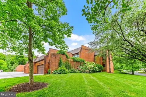 2 Coldwater Ct, Towson, MD 21204