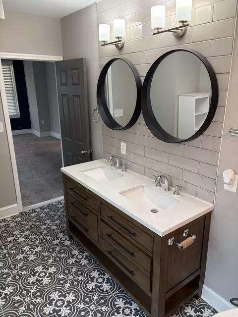 Bath - 4510 Forest View Ave, Baltimore, MD 21206 photo 3 of 5