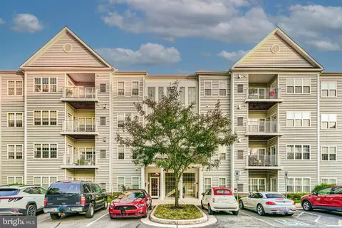 618 Hopkins Landing Dr #618, Essex, MD 21221