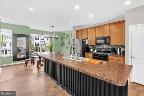 Kitchen - 7607 Town View Dr, Dundalk, MD 21222 photo 1 of 3