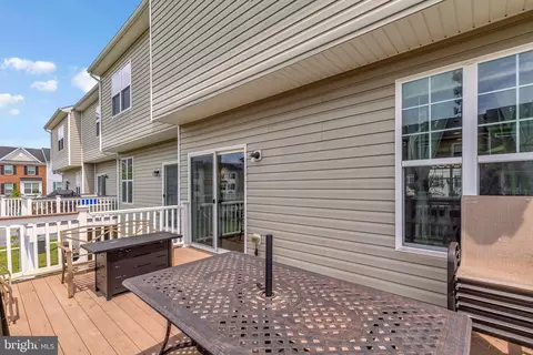 Exterior - 7607 Town View Dr, Dundalk, MD 21222 photo 4 of 5