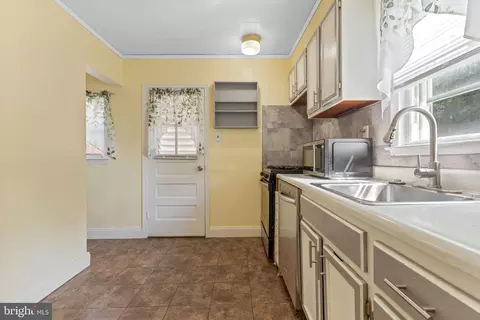 1715 Summit Ave, Halethorpe, MD 21227 photo 17