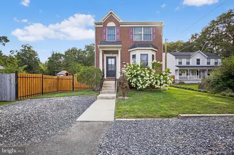 7619 N A N Point Rd, Baltimore, MD 21219