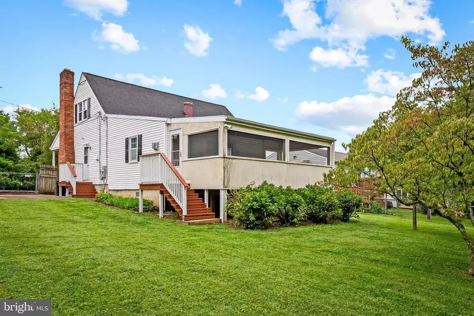 Exterior - 104 Glenmoore Ave, Cockeysville, MD 21030 photo 6 of 9