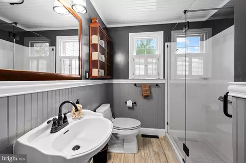 Bath - 104 Glenmoore Ave, Cockeysville, MD 21030 photo 1 of 3