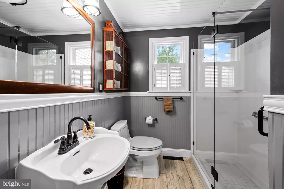 Bath - 104 Glenmoore Ave, Cockeysville, MD 21030 photo 1 of 3