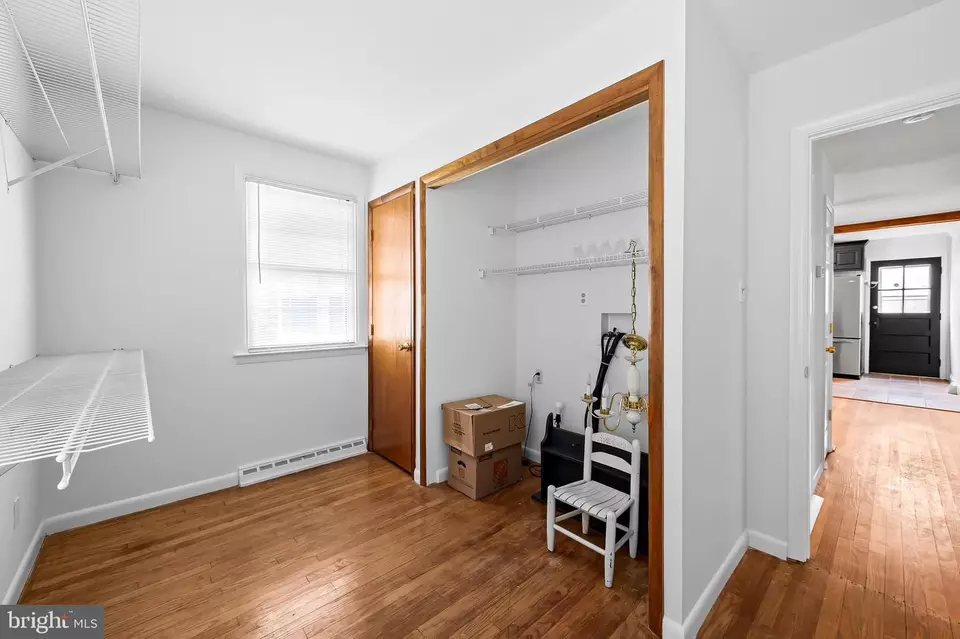 Entry Way - 104 Glenmoore Ave, Cockeysville, MD 21030 photo 3 of 4