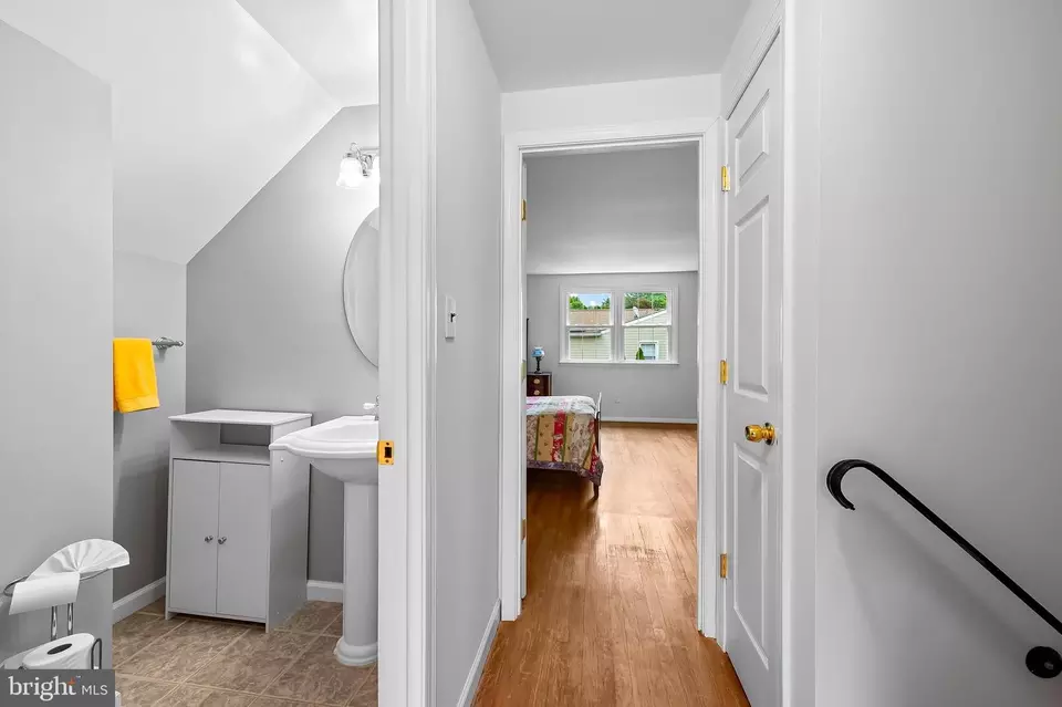 Entry Way - 104 Glenmoore Ave, Cockeysville, MD 21030 photo 4 of 4