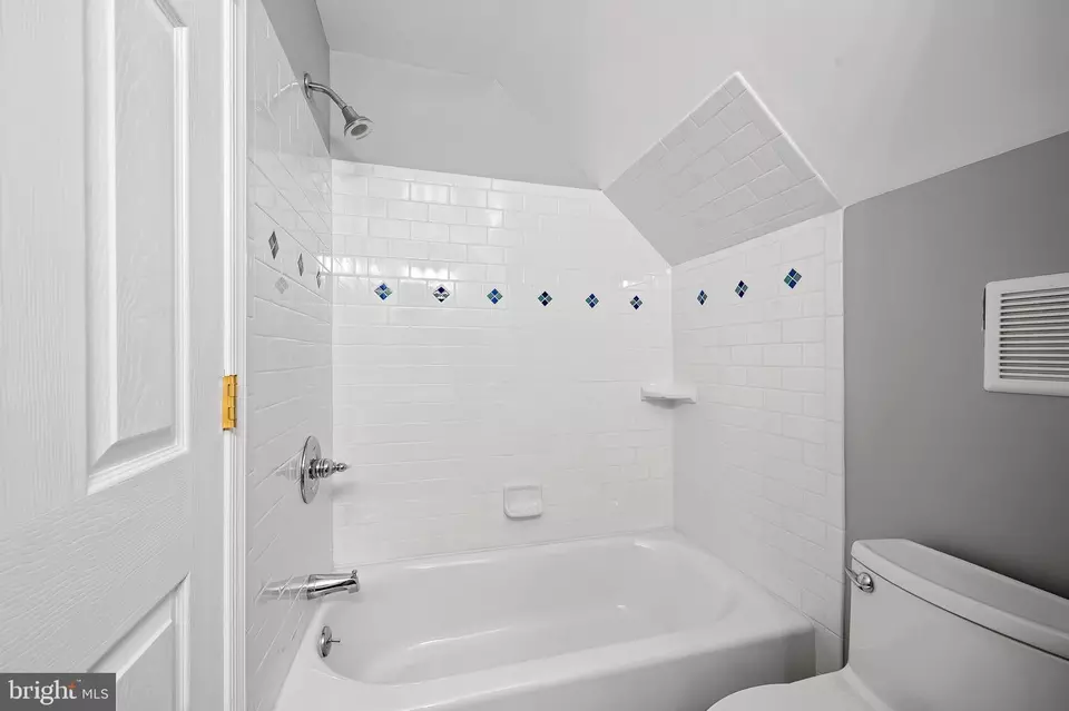 Bath - 104 Glenmoore Ave, Cockeysville, MD 21030 photo 2 of 3