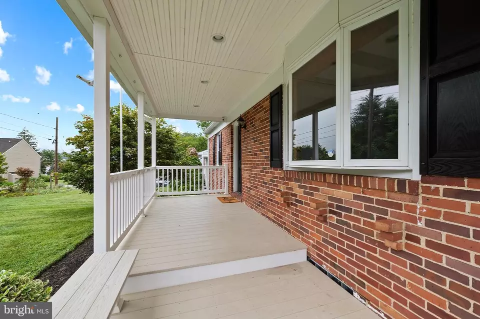 Exterior - 104 Glenmoore Ave, Cockeysville, MD 21030 photo 3 of 9