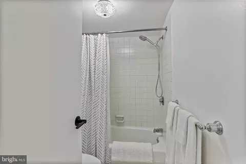 Bath - 205 E Joppa Rd #1907, Towson, MD 21286 photo 2 of 2