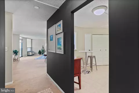 Entry Way - 205 E Joppa Rd #1907, Towson, MD 21286 photo 1 of 1