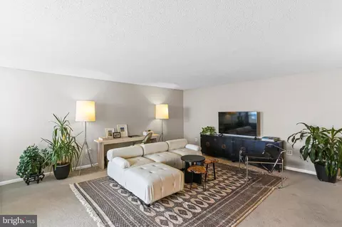Living - 205 E Joppa Rd #1907, Towson, MD 21286 photo 1 of 2