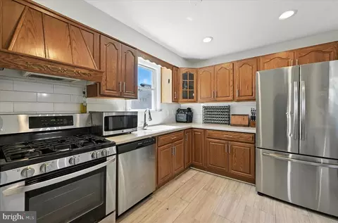 Kitchen - 2512 N Point Rd, Dundalk, MD 21222 photo 2 of 3