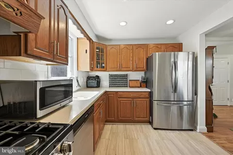Kitchen - 2512 N Point Rd, Dundalk, MD 21222 photo 3 of 3