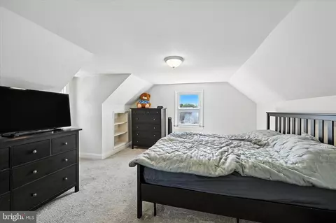 Bedroom - 2512 N Point Rd, Dundalk, MD 21222 photo 3 of 4