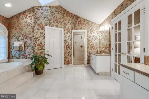 Bath - 14418 Katie Rd, Phoenix, MD 21131 photo 1 of 3