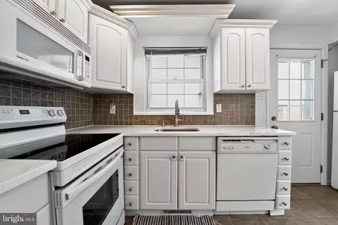 Kitchen - 3127 Cornwall Rd, Dundalk, MD 21222 photo 1 of 1
