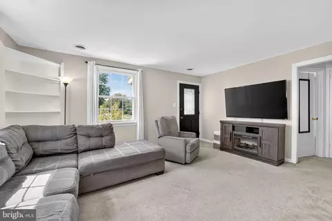Living - 3127 Cornwall Rd, Dundalk, MD 21222 photo 2 of 2