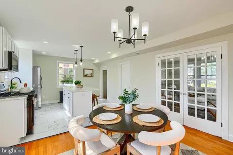 1226 10 Oaks Rd, Arbutus, MD 21227