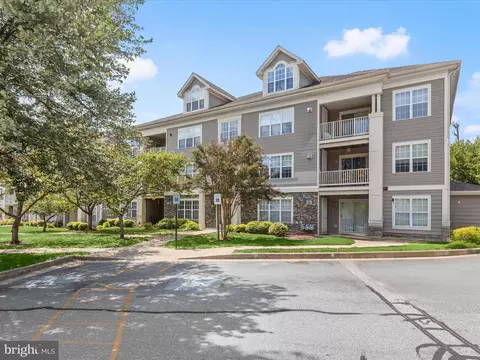 8815 Stone Ridge Cir #103, Pikesville, MD 21208