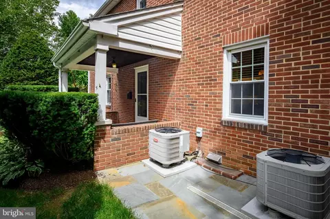 Exterior - 223 Dunkirk Rd, Baltimore, MD 21212 photo 4 of 13