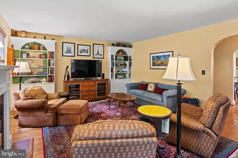 Living - 223 Dunkirk Rd, Baltimore, MD 21212 photo 2 of 2