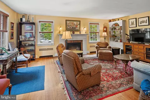 Living - 223 Dunkirk Rd, Baltimore, MD 21212 photo 1 of 2
