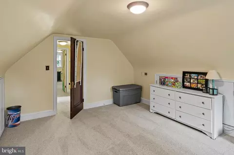 Bedroom - 223 Dunkirk Rd, Baltimore, MD 21212 photo 6 of 7