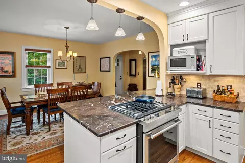 Kitchen - 223 Dunkirk Rd, Baltimore, MD 21212 photo 3 of 4