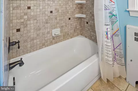 Bath - 223 Dunkirk Rd, Baltimore, MD 21212 photo 6 of 8
