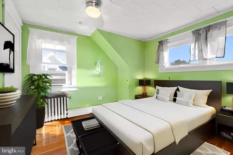 Bedroom - 617 North Bnd, Baltimore, MD 21229 photo 2 of 3