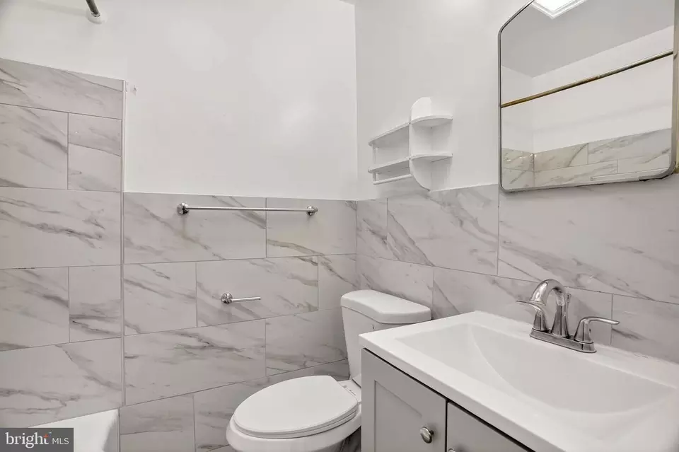 Bath - 5427 Channing Rd, Baltimore, MD 21229 photo 1 of 3
