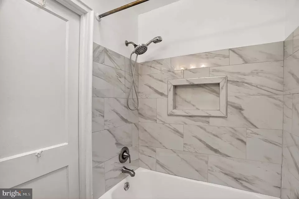 Bath - 5427 Channing Rd, Baltimore, MD 21229 photo 2 of 3