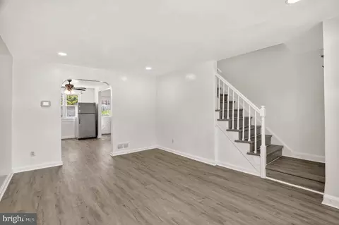 Entry Way - 5427 Channing Rd, Baltimore, MD 21229 photo 1 of 2