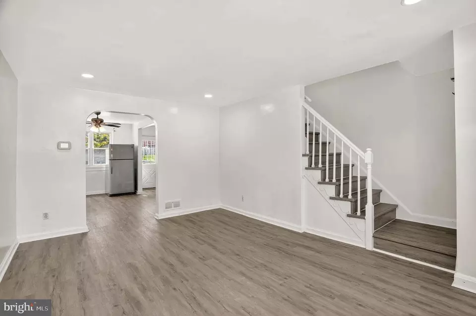 Entry Way - 5427 Channing Rd, Baltimore, MD 21229 photo 1 of 2