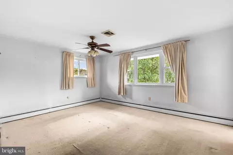 Bedroom - 1304 Heather Hill Rd, Baltimore, MD 21239 photo 3 of 4
